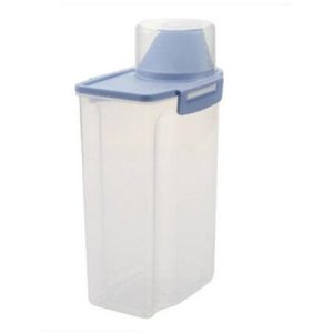 Hộp đựng thực phẩm nắp xanh dương, thân trong suốt.