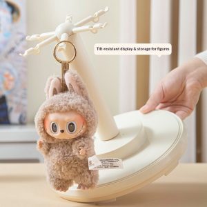 Hộp trưng bày xoay nhựa trong suốt 2 tầng bảo quản mô hình đồ chơi Thân hộp có thể tháo rời, dễ dàng lắp đặt và vệ sinh.