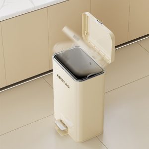 Thùng rác đạp chân với nắp đang mở, lộ rõ phần bên trong.