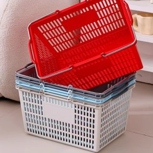 Giỏ xách nhựa PP đa năng đi chợ siêu thị KASAWOW 2 quai bền đẹp Các giỏ nhựa màu đỏ và xanh dương nhạt được xếp chồng gọn gàng.