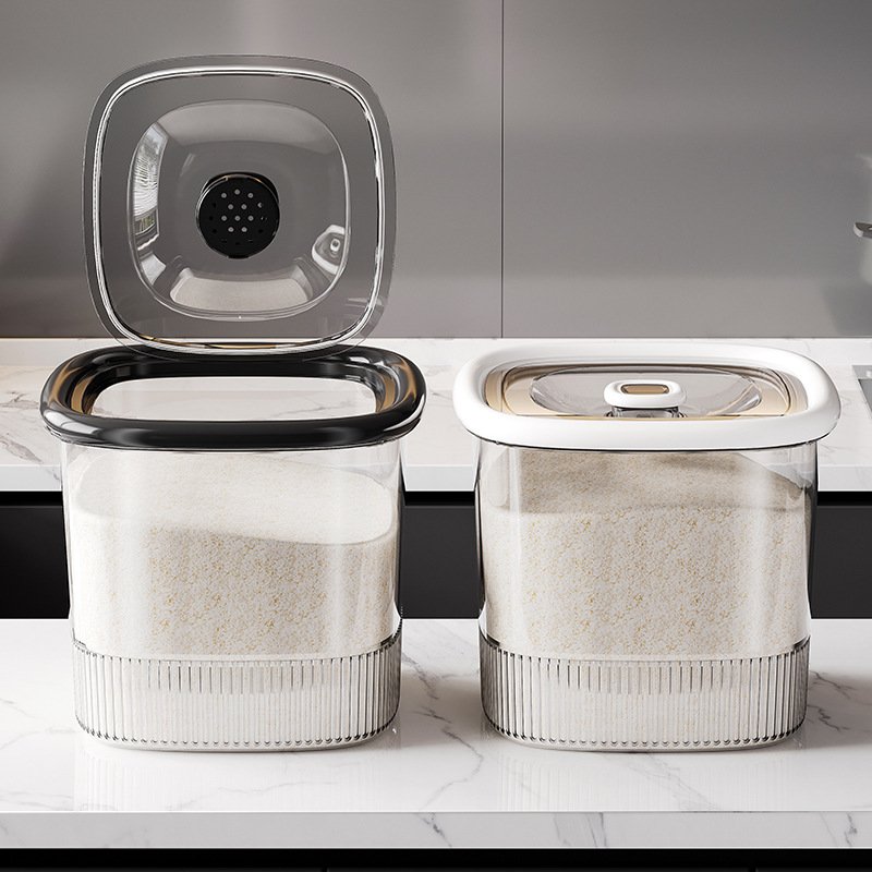 Thùng gạo thông minh nhựa PP dung tích lớn 25kg kín khí chống ẩm Hai hộp đựng thực phẩm trong suốt, nắp mở rộng, đặt cạnh nhau trên bàn bếp.