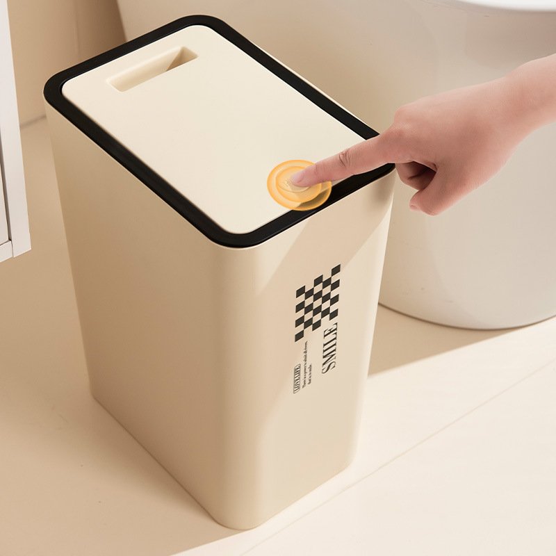 Thùng rác nhựa PP nắp ấn đứng tiết kiệm diện tích cho gia đình Người dùng nhấn nút để mở nắp thùng rác tiện lợi.
