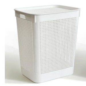 Giỏ đựng quần áo màu trắng, kiểu dáng hiện đại.