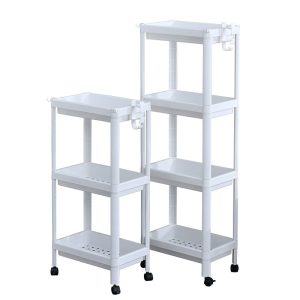 Hai kệ nhựa trắng 3 và 4 tầng đặt cạnh nhau, chưa để đồ.