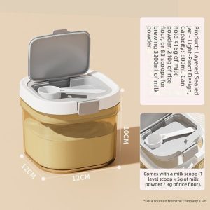 Hộp đựng sữa bột kích thước 12x12x10cm, kèm muỗng đong tiêu chuẩn.