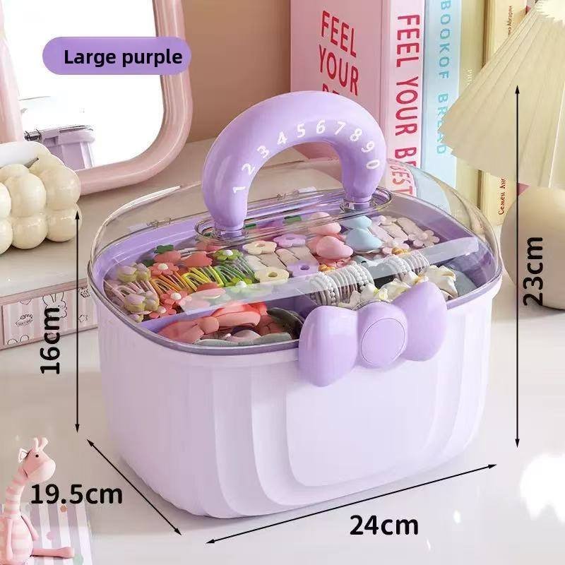 Hộp nhựa đa năng dung tích lớn đựng trang sức, mỹ phẩm cho bé gái Hộp đựng màu tím lớn với kích thước 24x19.5x16cm, chứa đầy phụ kiện, đặt trên bàn học.