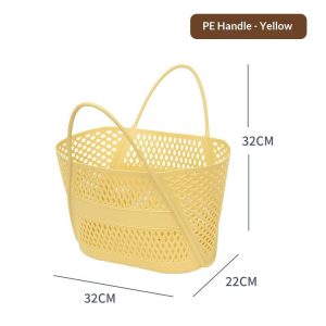 Giỏ nhựa màu vàng nhạt với tay cầm lớn, thiết kế thoáng khí.